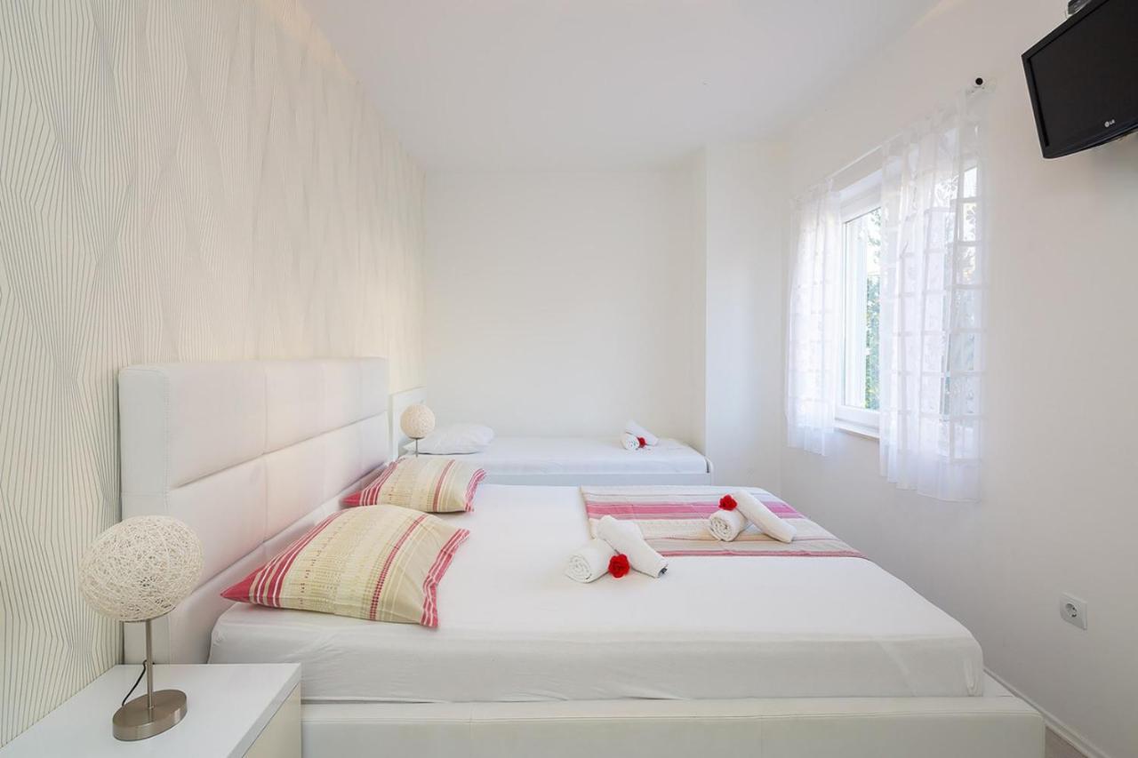 Apartmani Kastelancic Podstrana Exterior foto