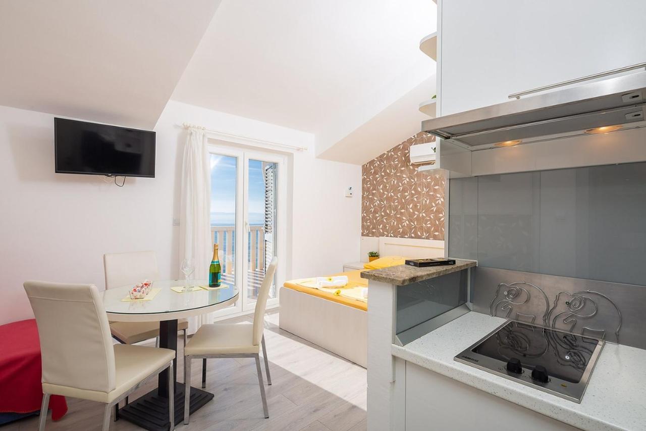 Apartmani Kastelancic Podstrana Exterior foto