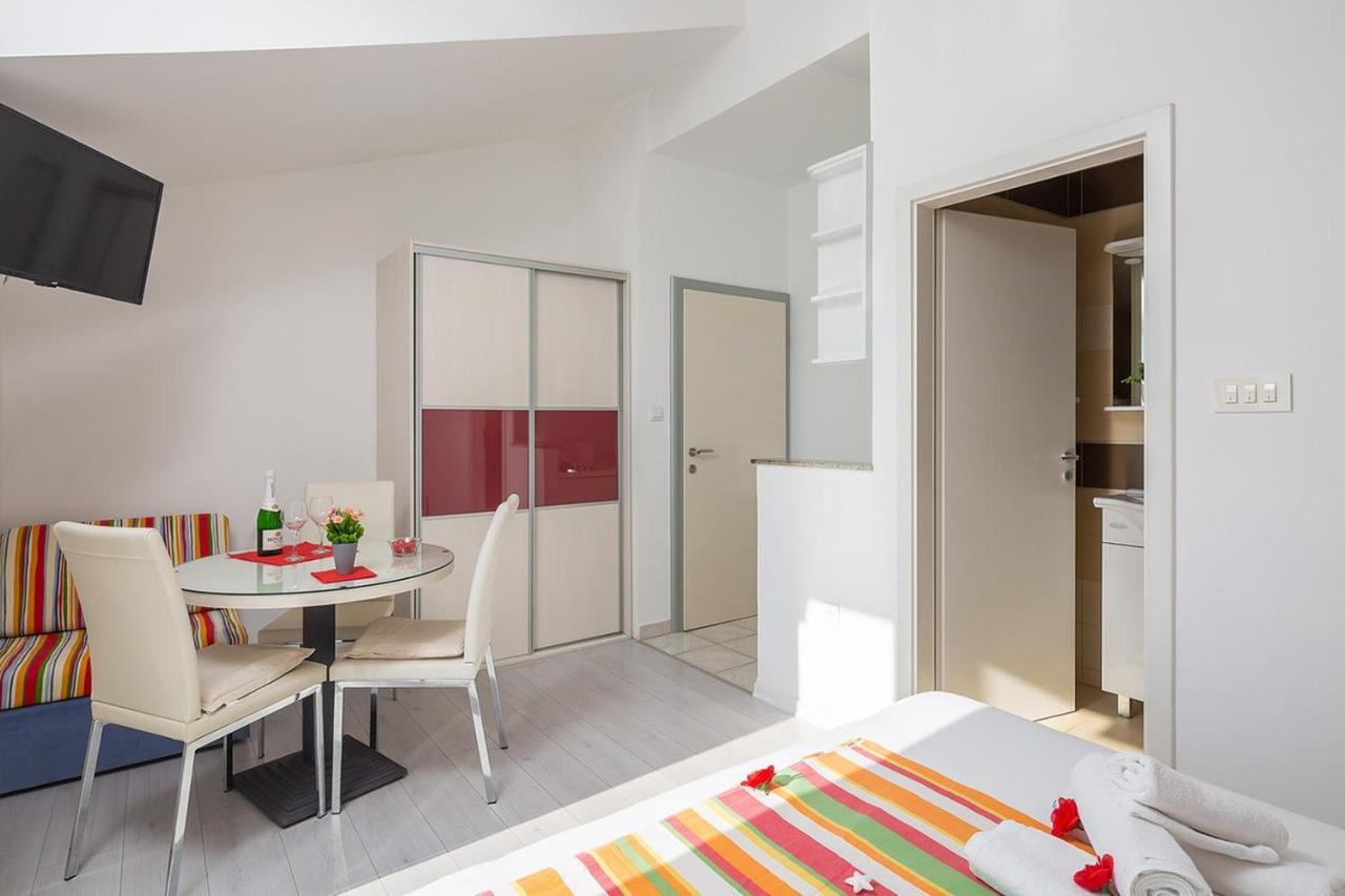 Apartmani Kastelancic Podstrana Exterior foto