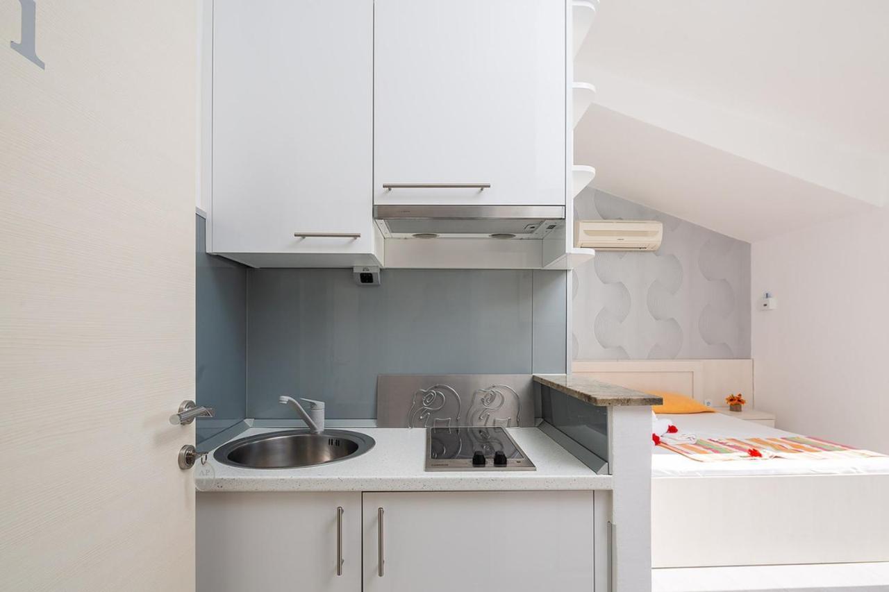 Apartmani Kastelancic Podstrana Exterior foto