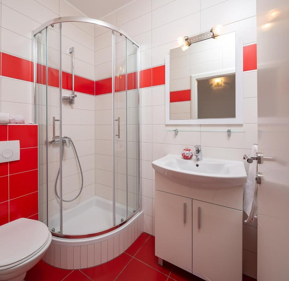 Apartmani Kastelancic Podstrana Exterior foto