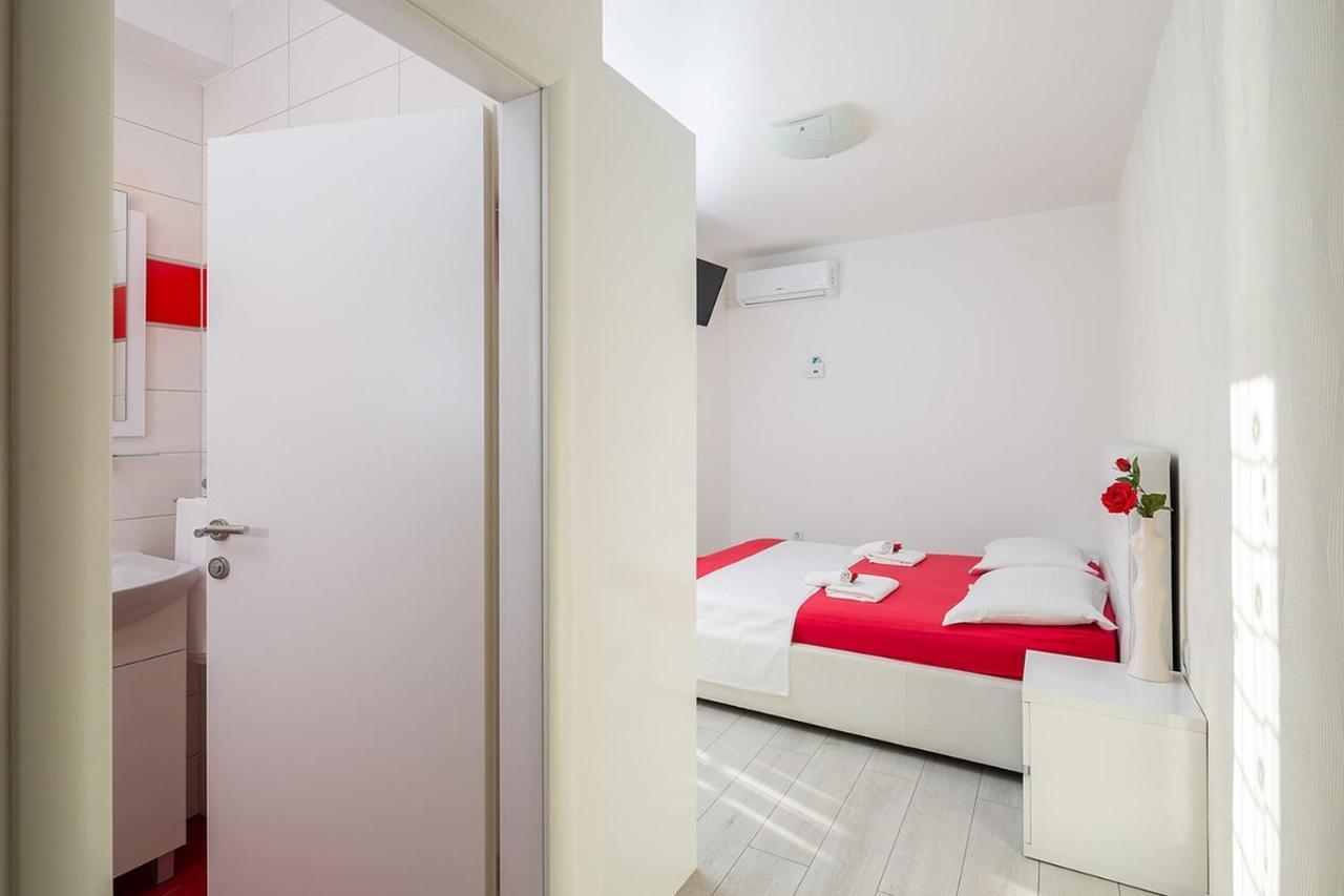 Apartmani Kastelancic Podstrana Exterior foto