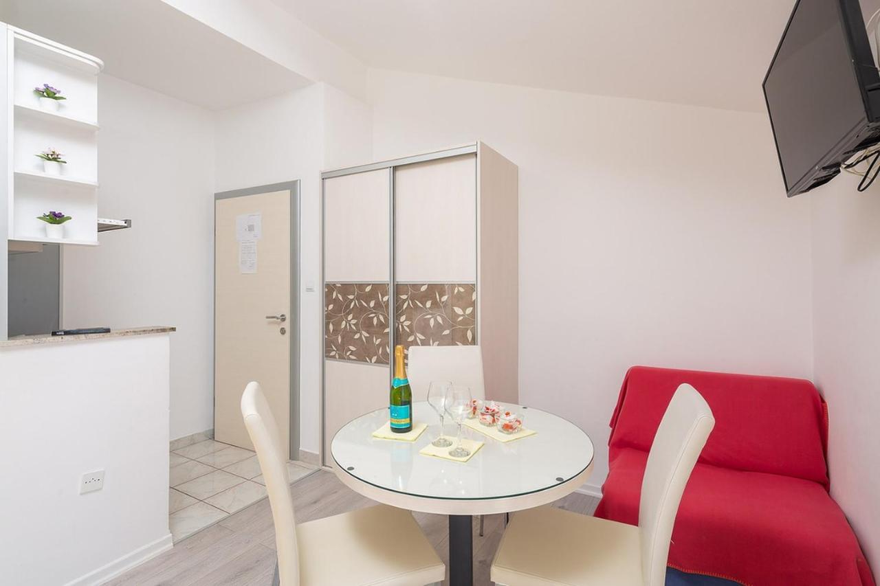 Apartmani Kastelancic Podstrana Exterior foto