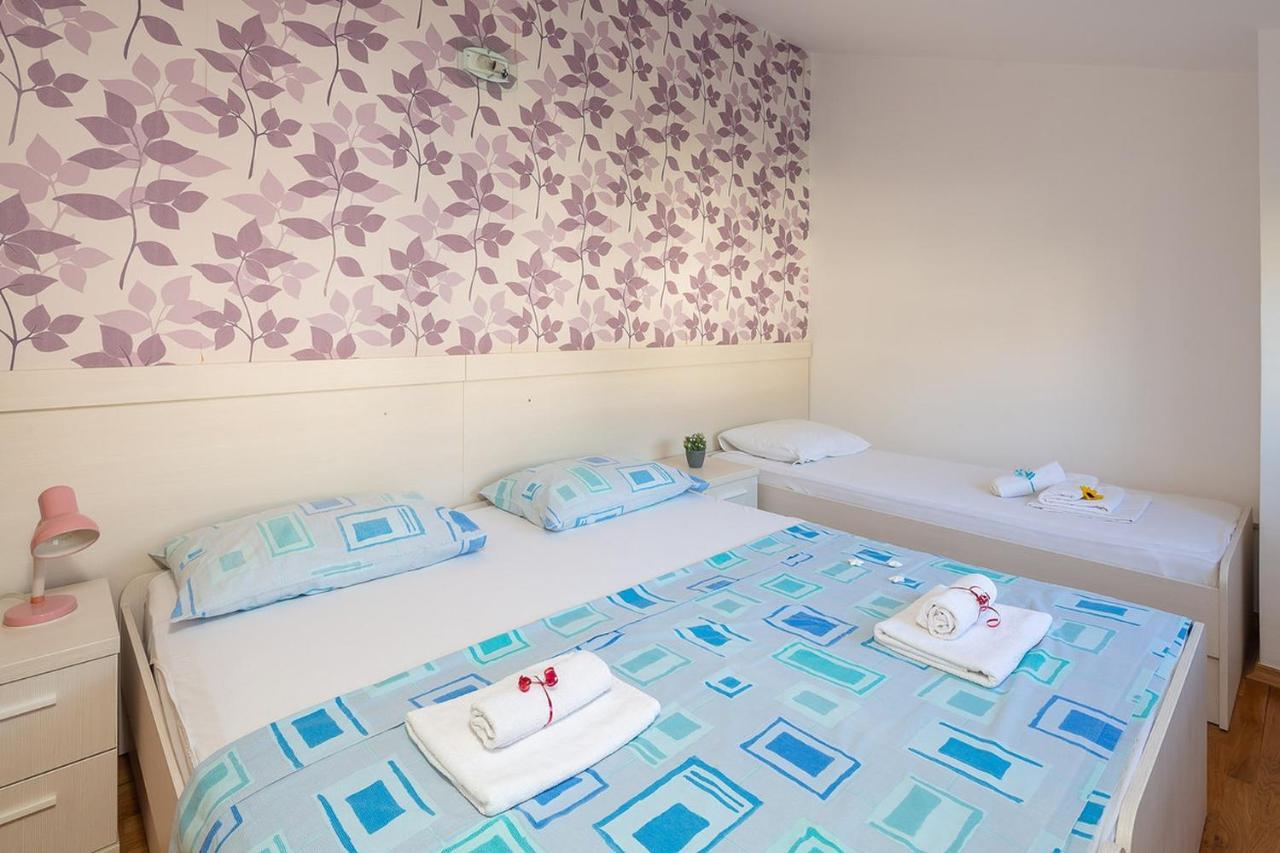 Apartmani Kastelancic Podstrana Exterior foto