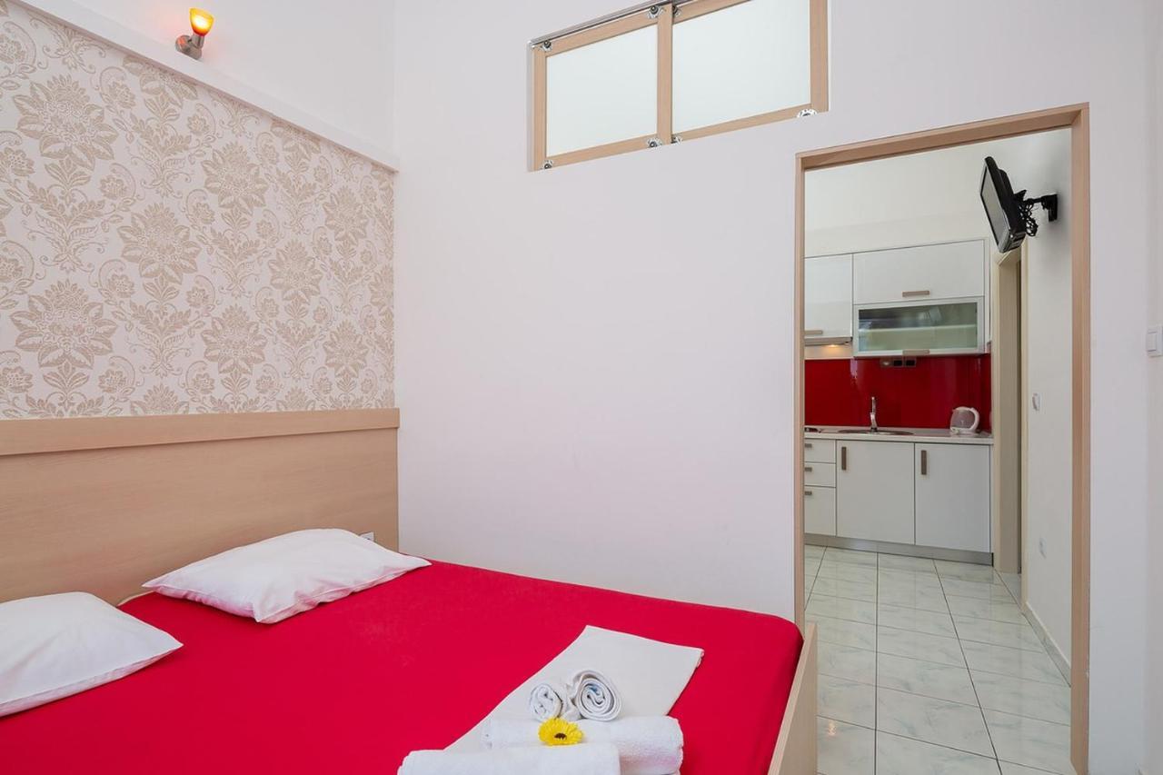 Apartmani Kastelancic Podstrana Exterior foto