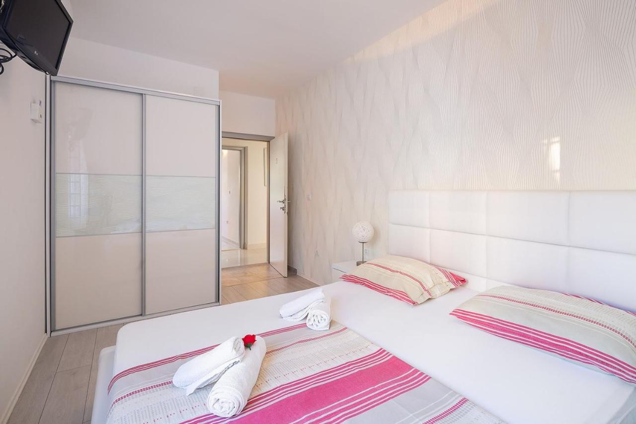 Apartmani Kastelancic Podstrana Exterior foto
