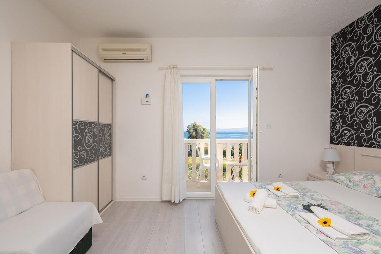 Apartmani Kastelancic Podstrana Exterior foto