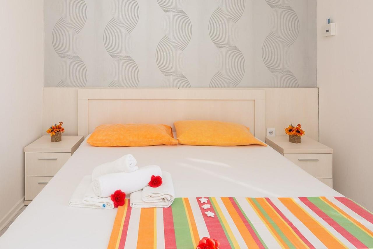 Apartmani Kastelancic Podstrana Exterior foto