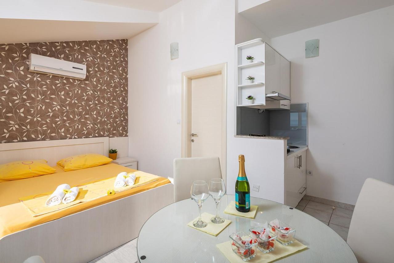 Apartmani Kastelancic Podstrana Exterior foto