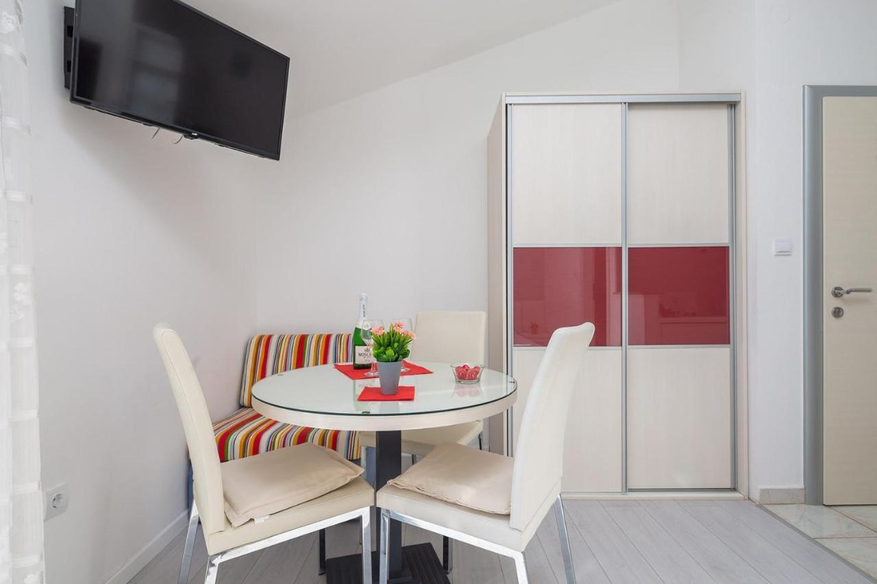 Apartmani Kastelancic Podstrana Exterior foto